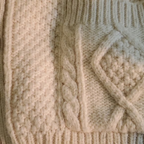 Cream knitting button up sweater in good conditio - Picture 4 of 4